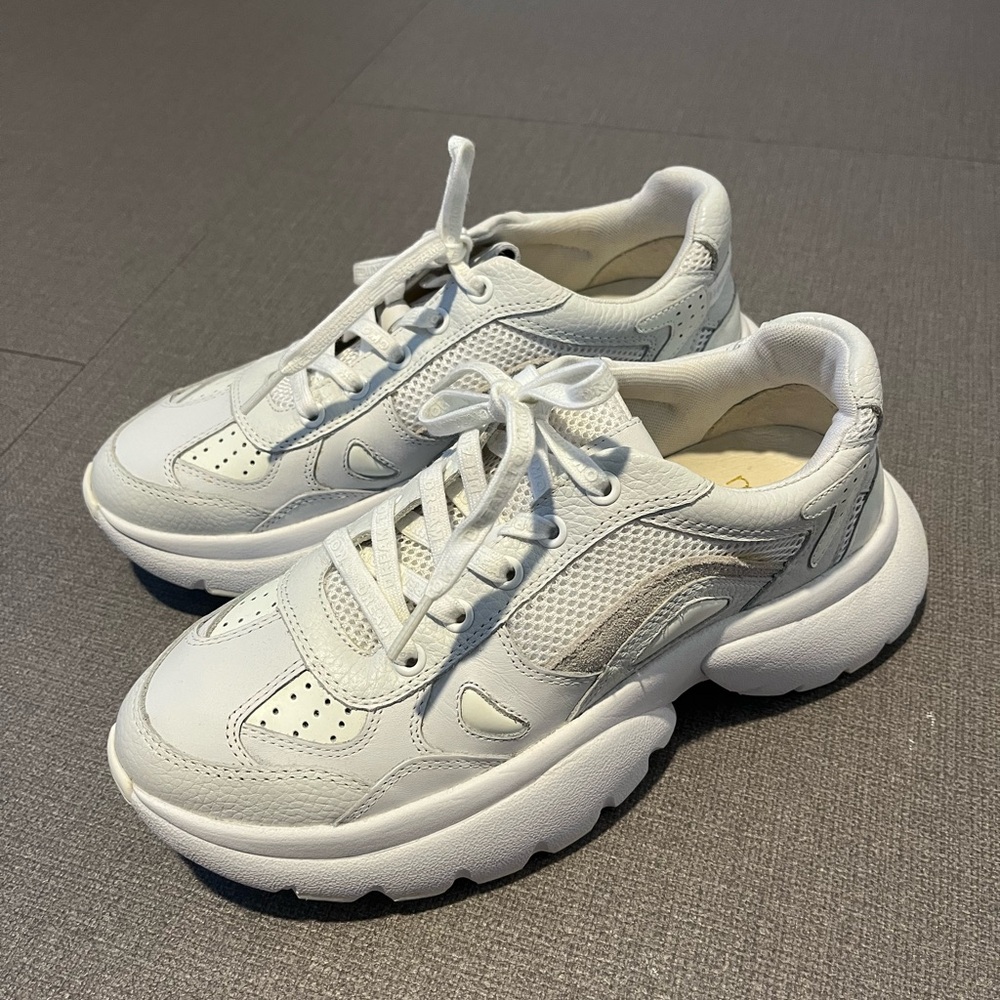 Maje leather sneakers size 39 like new